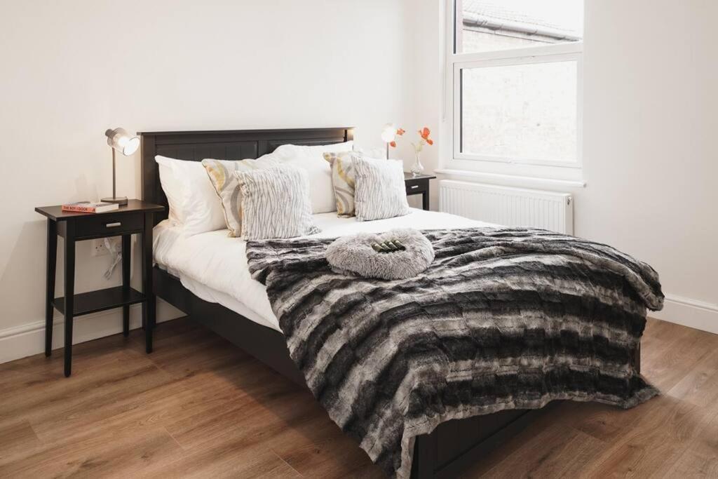 Newly Renovated Modern 4 Bed 3 Bath Apartment London Bagian luar foto