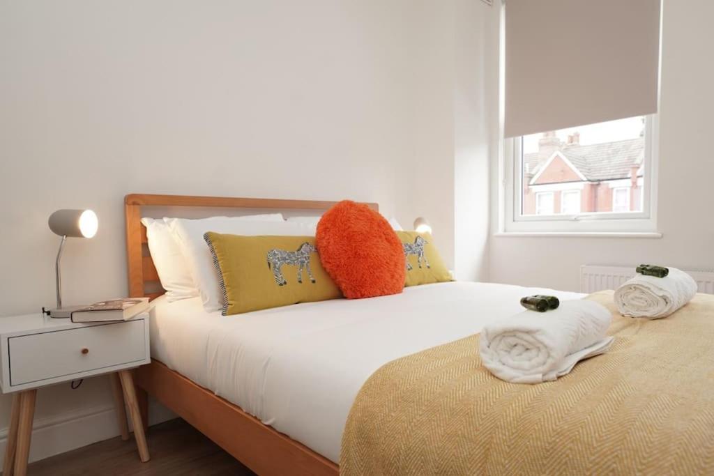 Newly Renovated Modern 4 Bed 3 Bath Apartment London Bagian luar foto