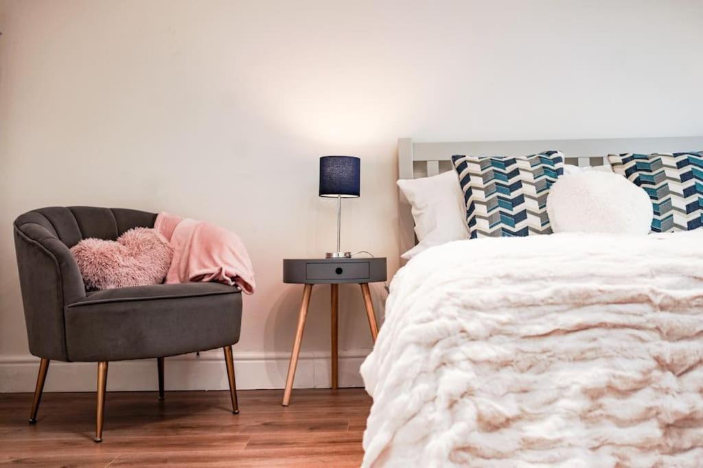 Newly Renovated Modern 4 Bed 3 Bath Apartment London Bagian luar foto