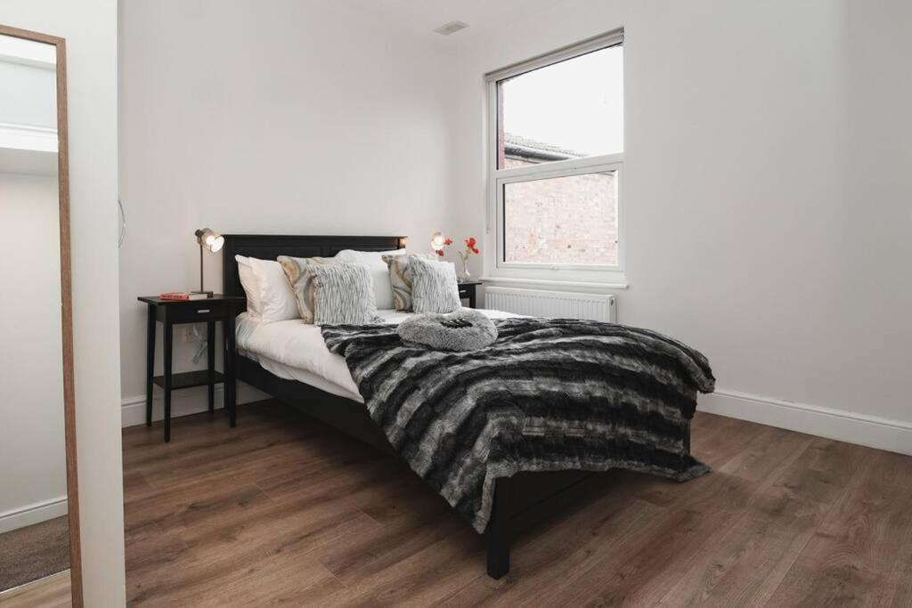 Newly Renovated Modern 4 Bed 3 Bath Apartment London Bagian luar foto