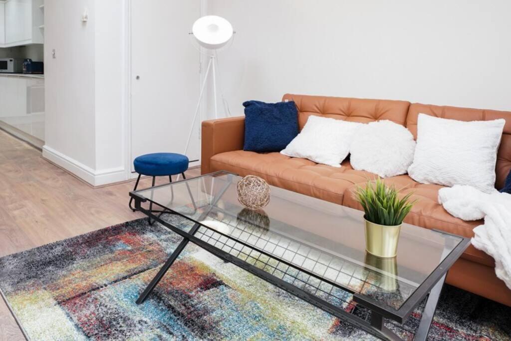 Newly Renovated Modern 4 Bed 3 Bath Apartment London Bagian luar foto