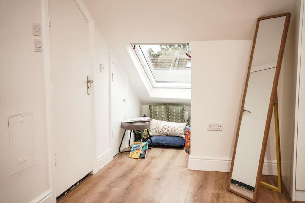 Newly Renovated Modern 4 Bed 3 Bath Apartment London Bagian luar foto