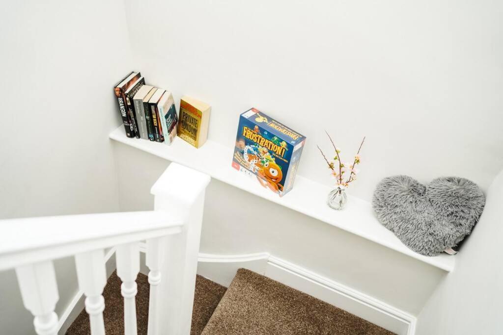 Newly Renovated Modern 4 Bed 3 Bath Apartment London Bagian luar foto