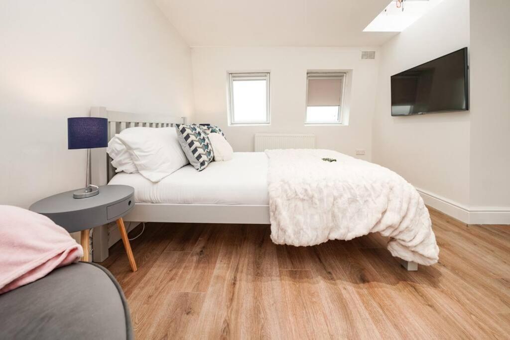 Newly Renovated Modern 4 Bed 3 Bath Apartment London Bagian luar foto