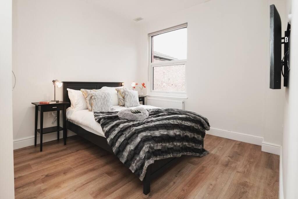 Newly Renovated Modern 4 Bed 3 Bath Apartment London Bagian luar foto