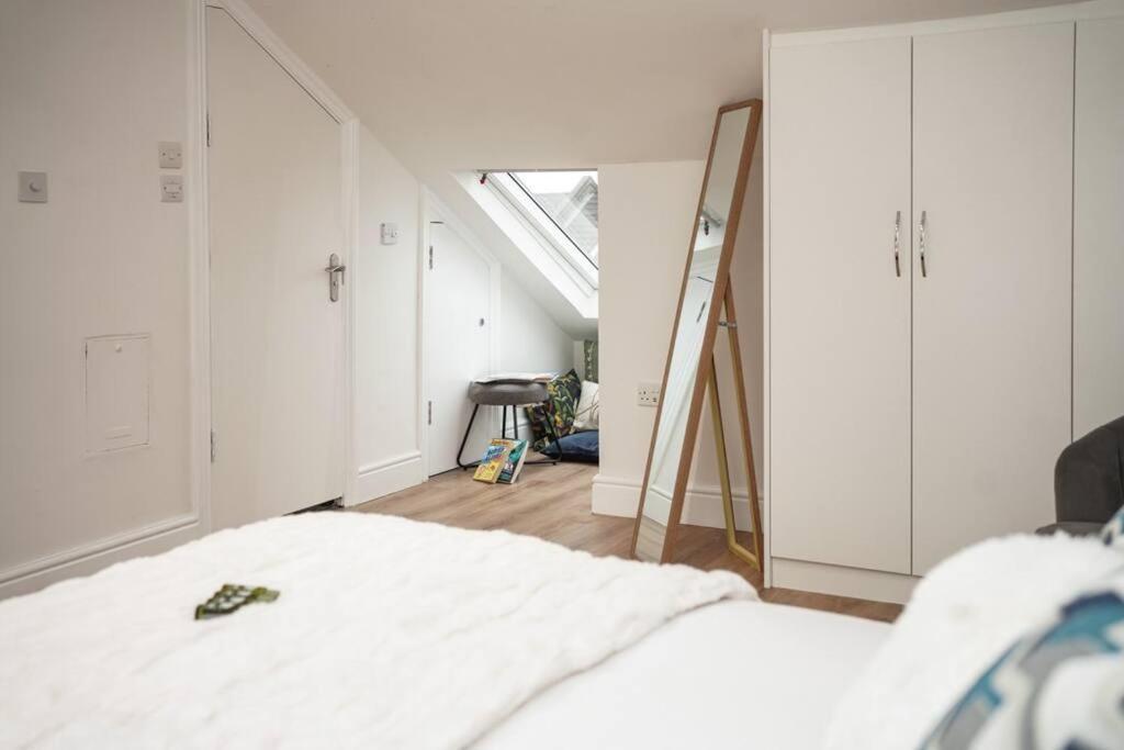 Newly Renovated Modern 4 Bed 3 Bath Apartment London Bagian luar foto