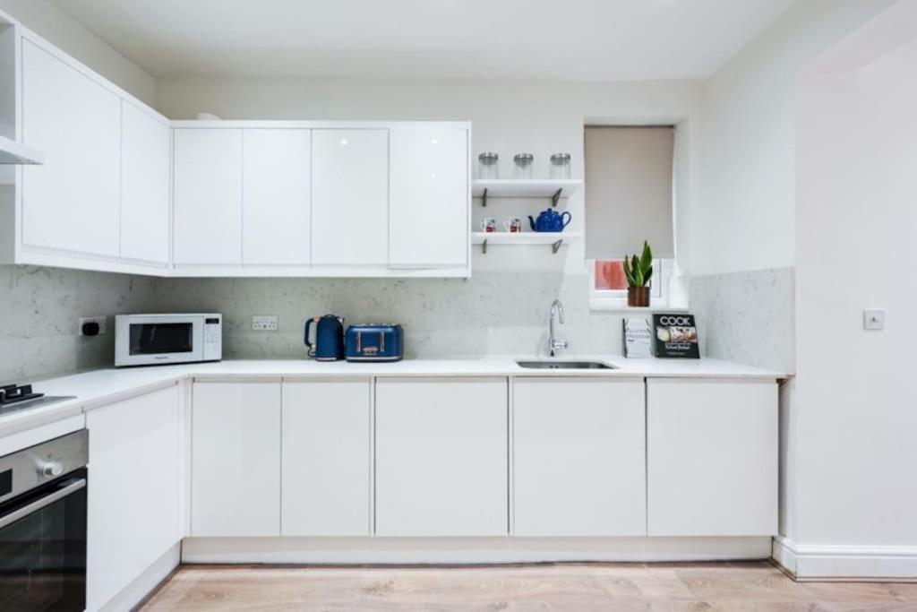 Newly Renovated Modern 4 Bed 3 Bath Apartment London Bagian luar foto