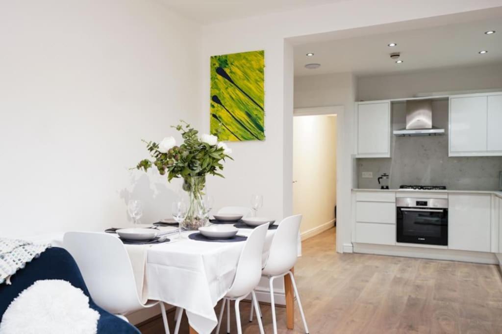 Newly Renovated Modern 4 Bed 3 Bath Apartment London Bagian luar foto