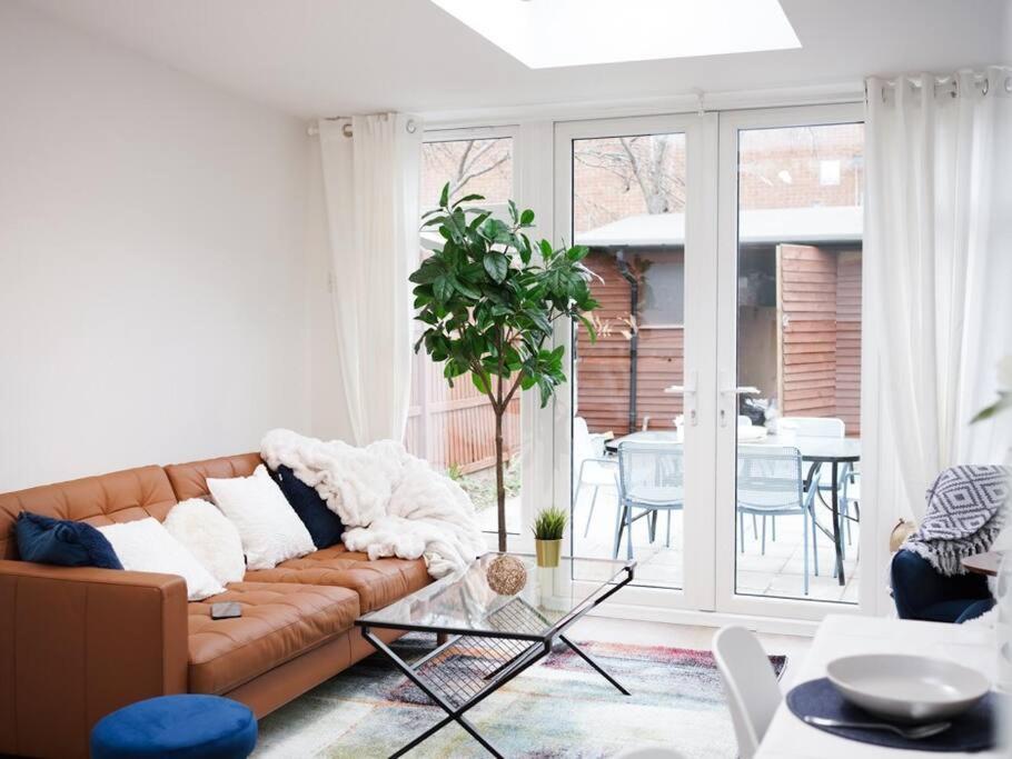 Newly Renovated Modern 4 Bed 3 Bath Apartment London Bagian luar foto